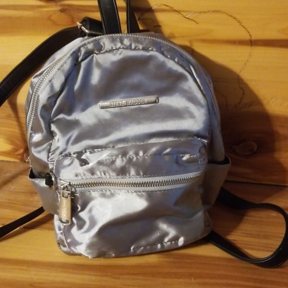 Back back Steve madden